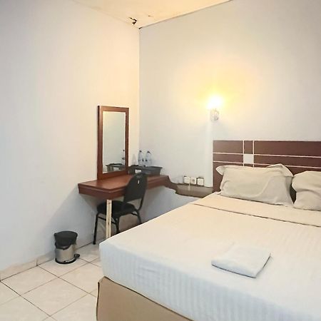 Urbanview Trisula Hotel Μακασάρ Εξωτερικό φωτογραφία